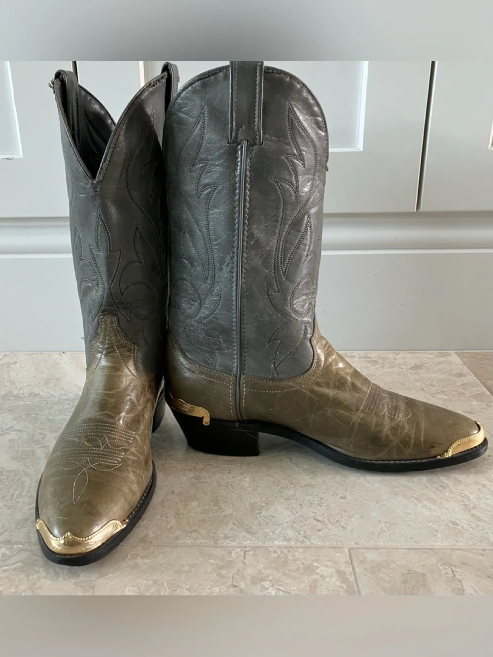 MENS LAREDO TWO TONED COWBOY BOOTS w/ METAL TOE/HEEL TIPS 10D